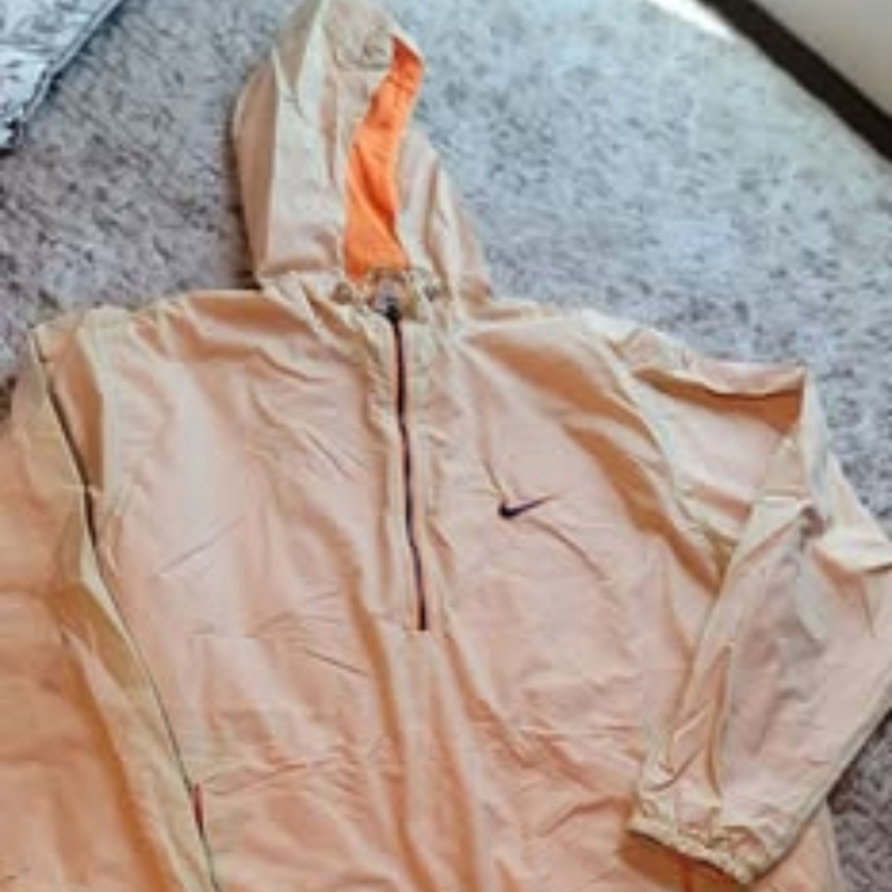 Nike women size M